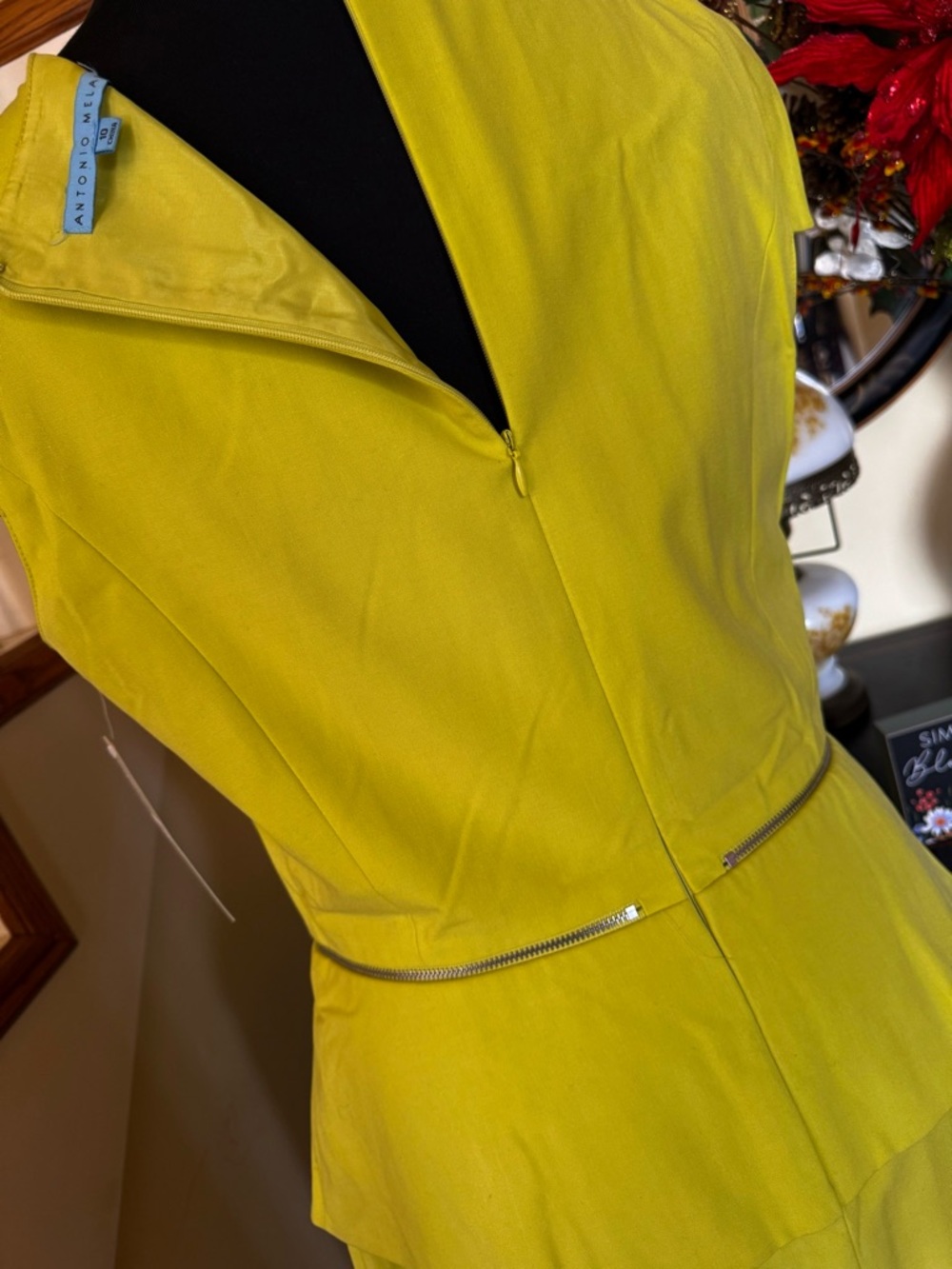 ANTONIO MELANI Bright Yellow Sheath Dress with Peplum Detail - Picture 4 of 17